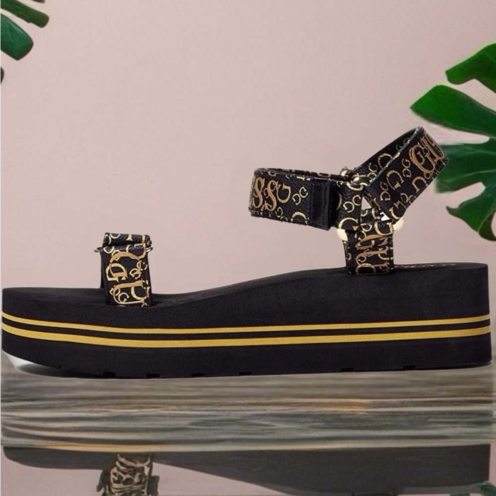 NWOT Guess Black and Gold Shear Sandals size 7.5.